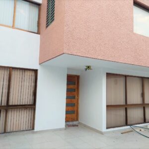 Casa en Prados de Coyoacán, amplia y bien ubicada
